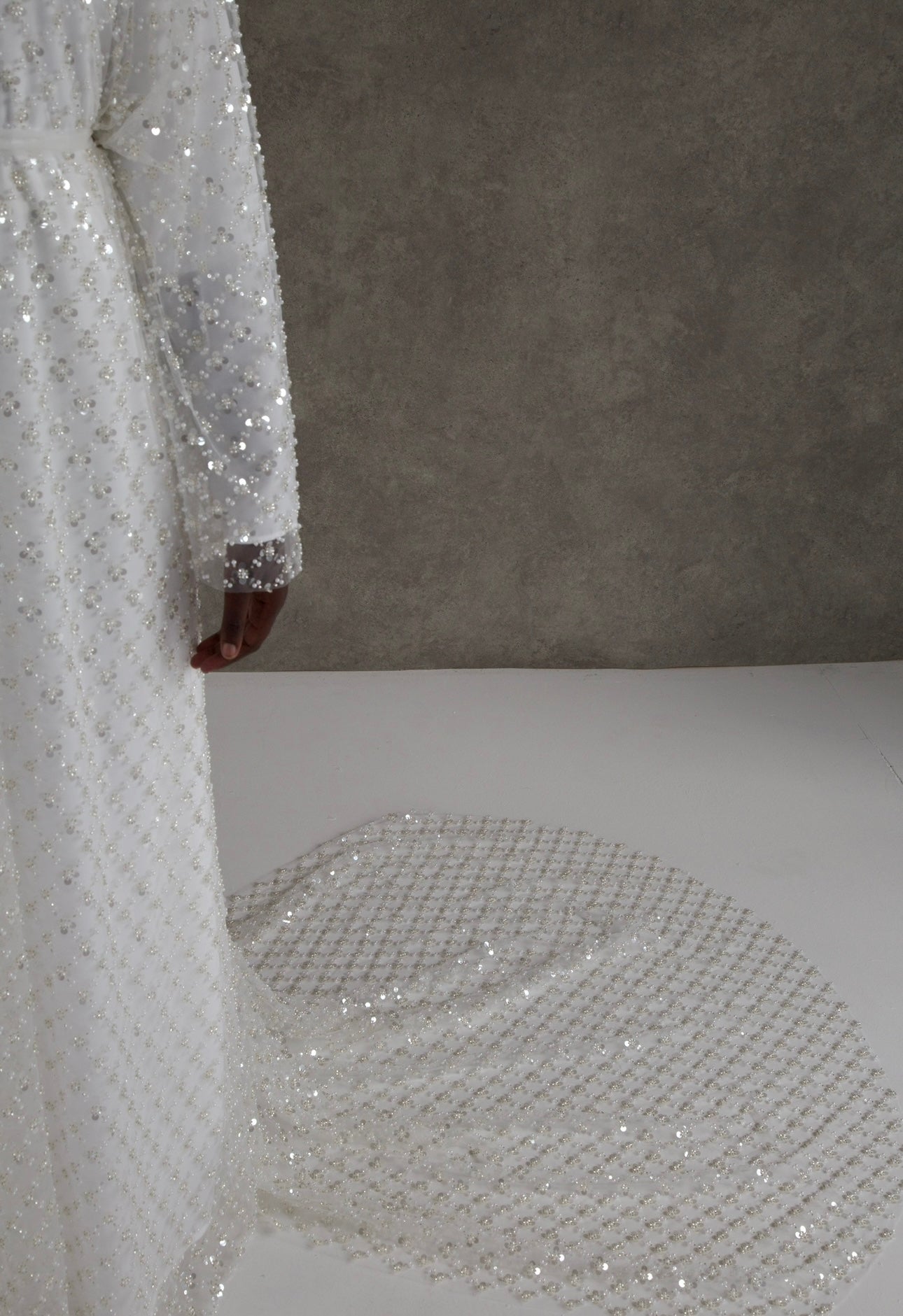 Amira veil image 2
