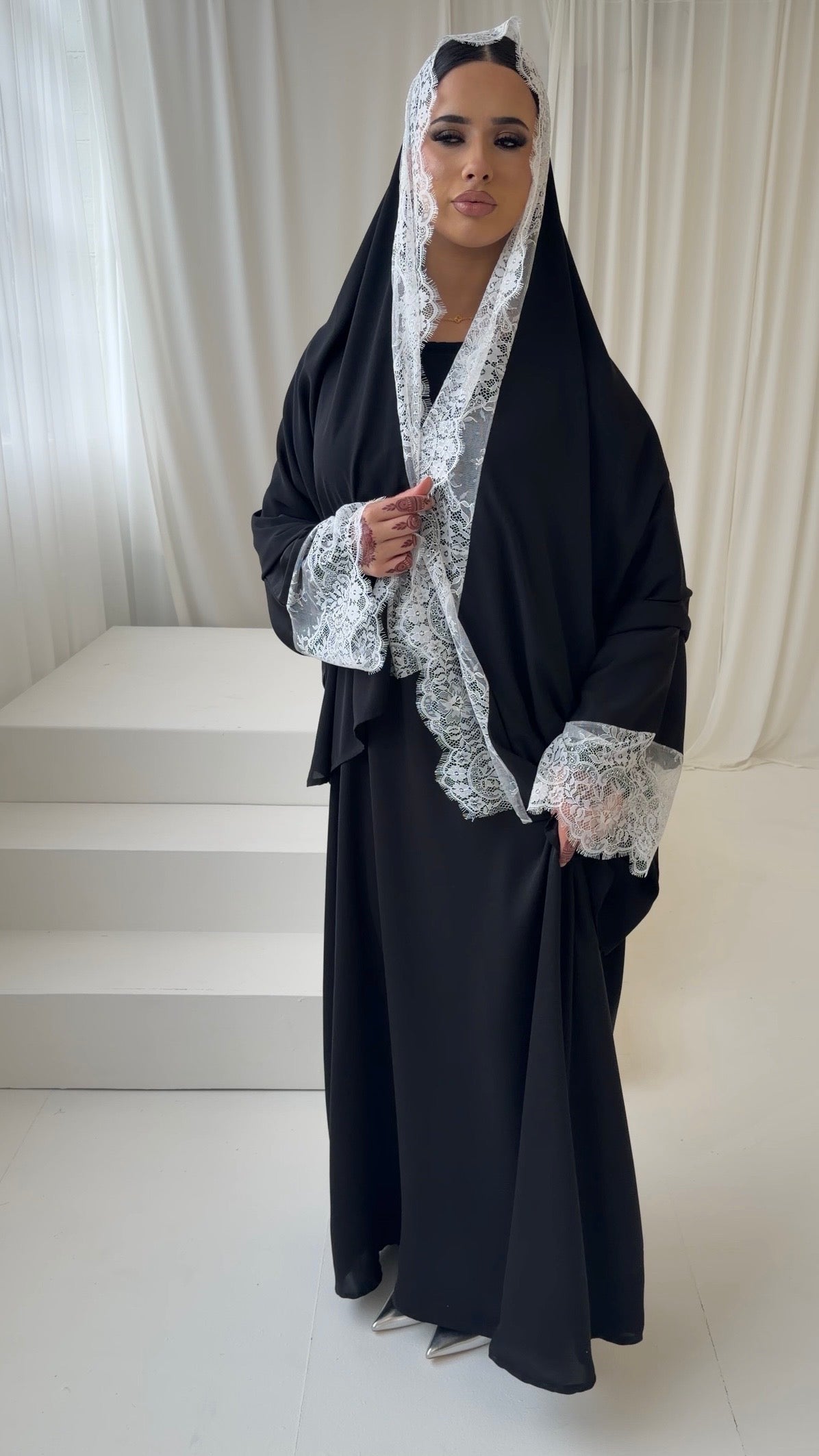 Laila ( white lace)