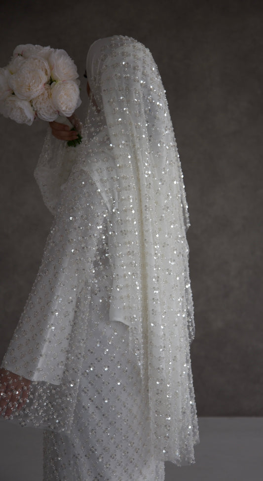 Amira veil image 0