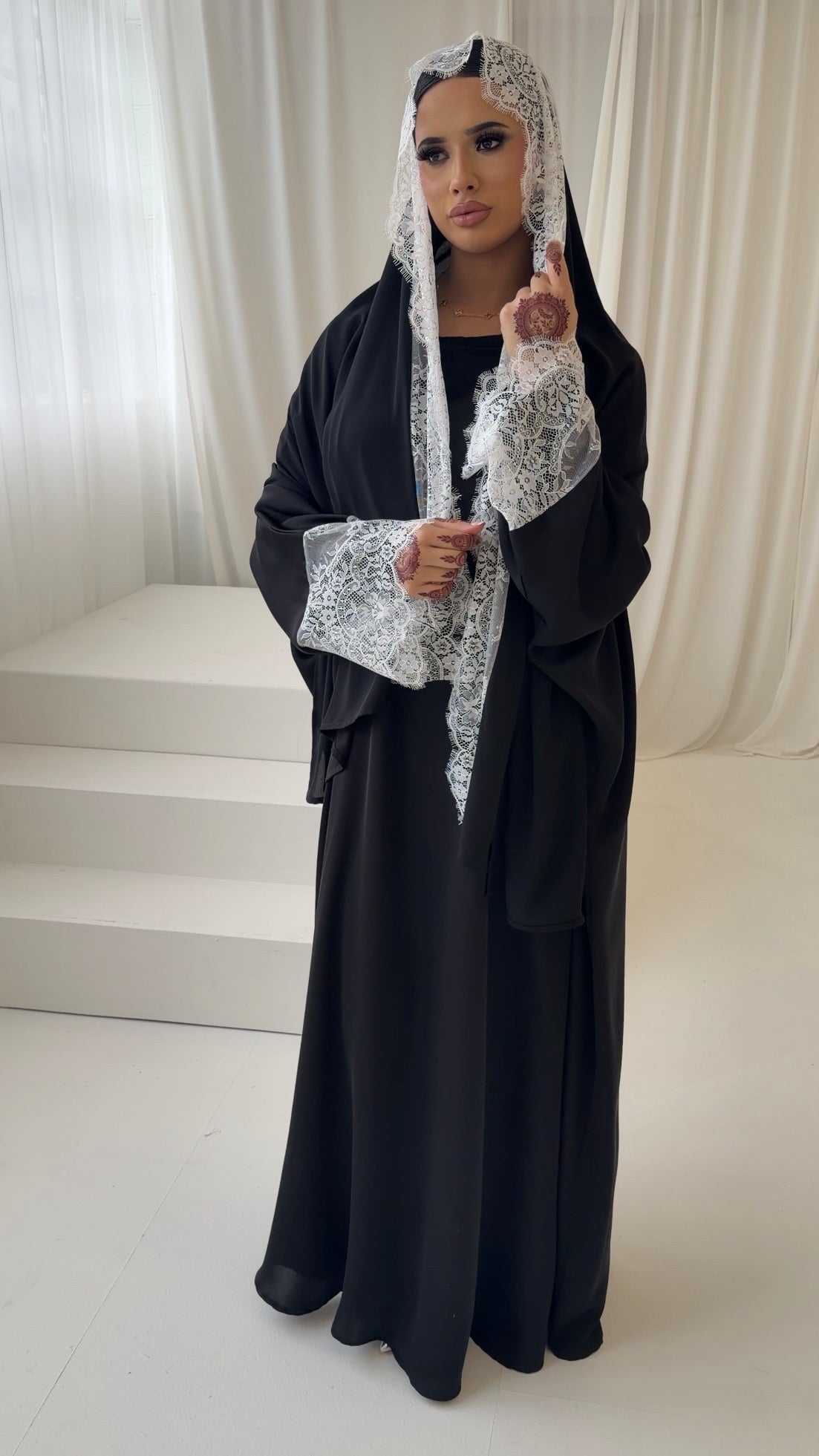 Laila ( white lace)