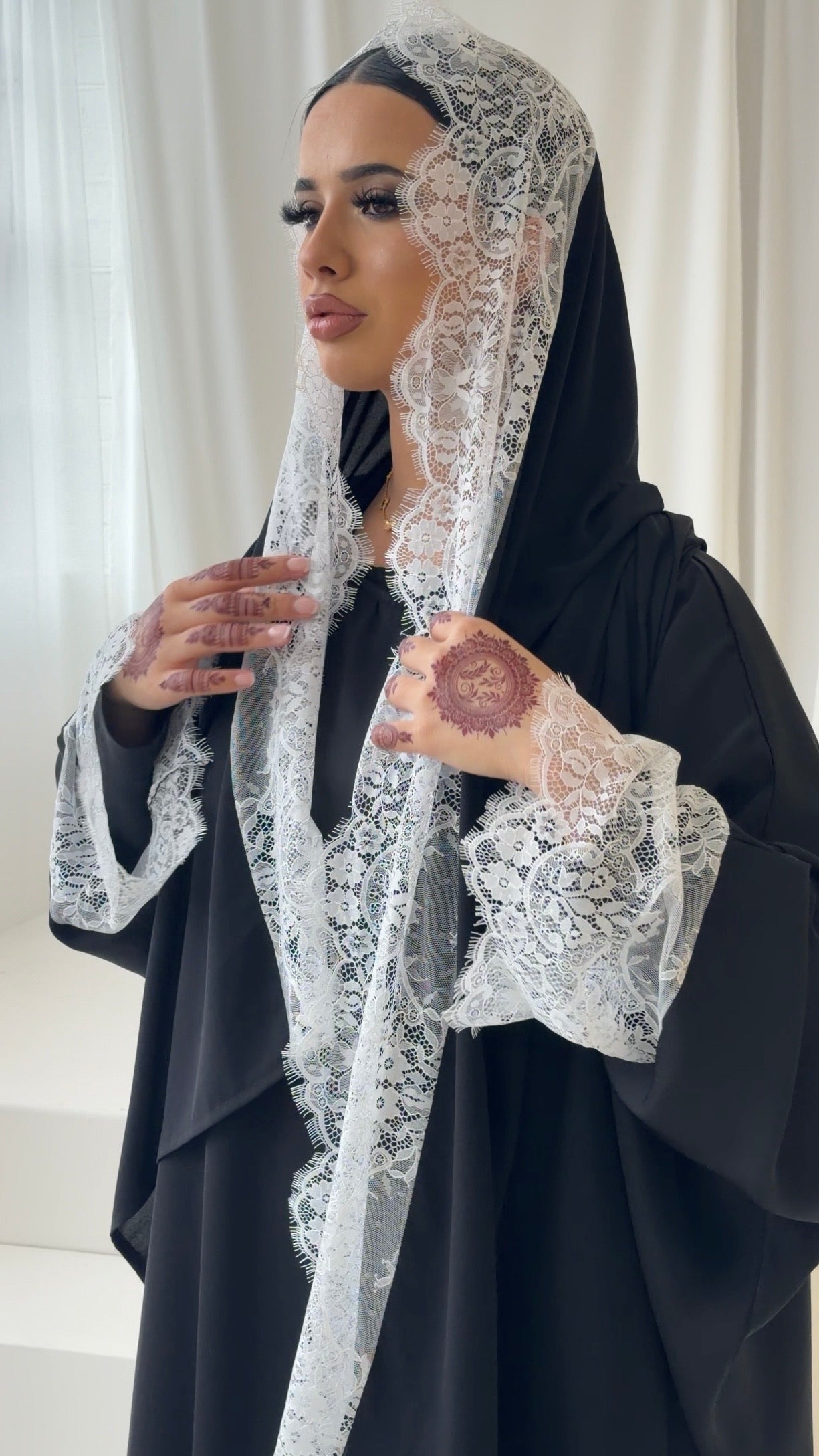 Laila ( white lace)